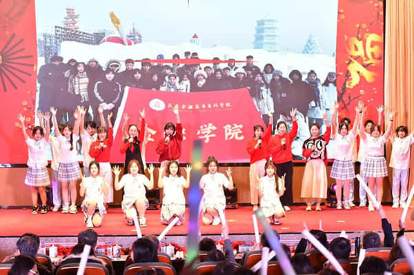 三菱得利卡D:5 4X4亮相国内，可以越野的四驱MPV，价格45.3万