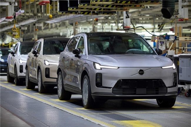 沃尔沃全新XC70正式量产下线，8月27日即将开启预售